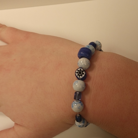 beautiful blue bracelet 💙 - Picture 3 of 7